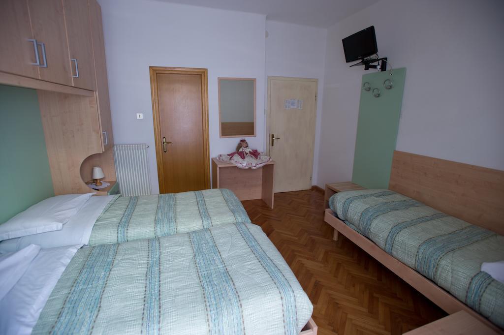 Albergo Italia Molveno Camera foto