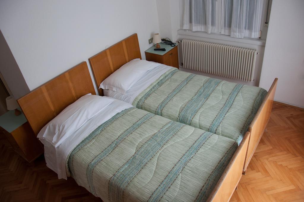 Albergo Italia Molveno Camera foto